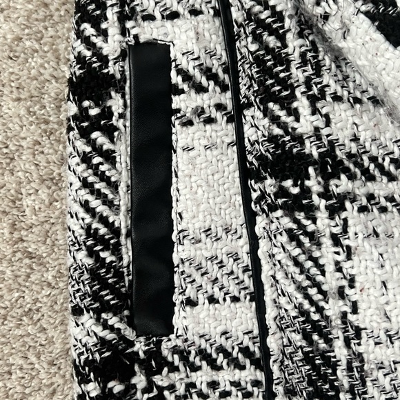 ⭐️ HP Firm Price ⭐️ EUC Belted Long coat - Picture 2 of 7